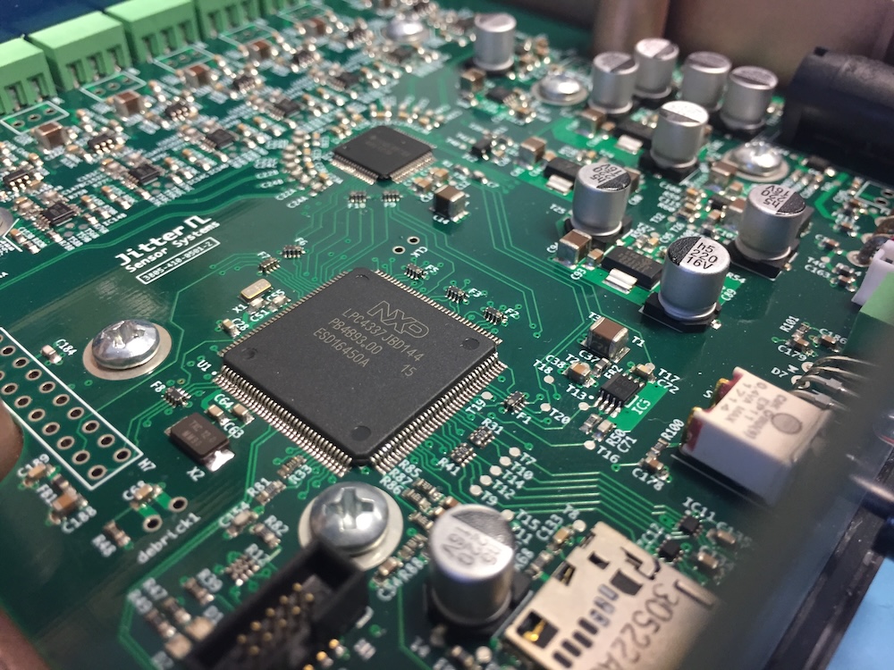 DAQ Hub PCB — 8-kanaals data-acquisitieprint